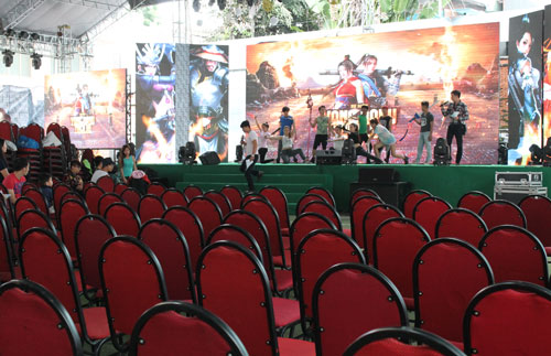 Vang Danh Thiên Hạ