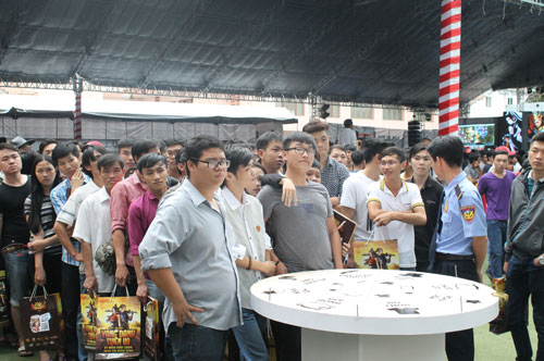 Vang Danh Thiên Hạ