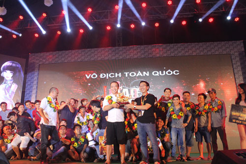 Vang Danh Thiên Hạ