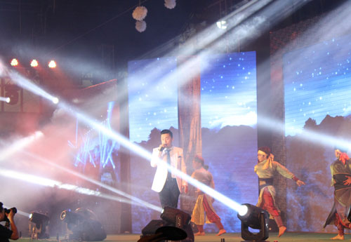 Vang Danh Thiên Hạ